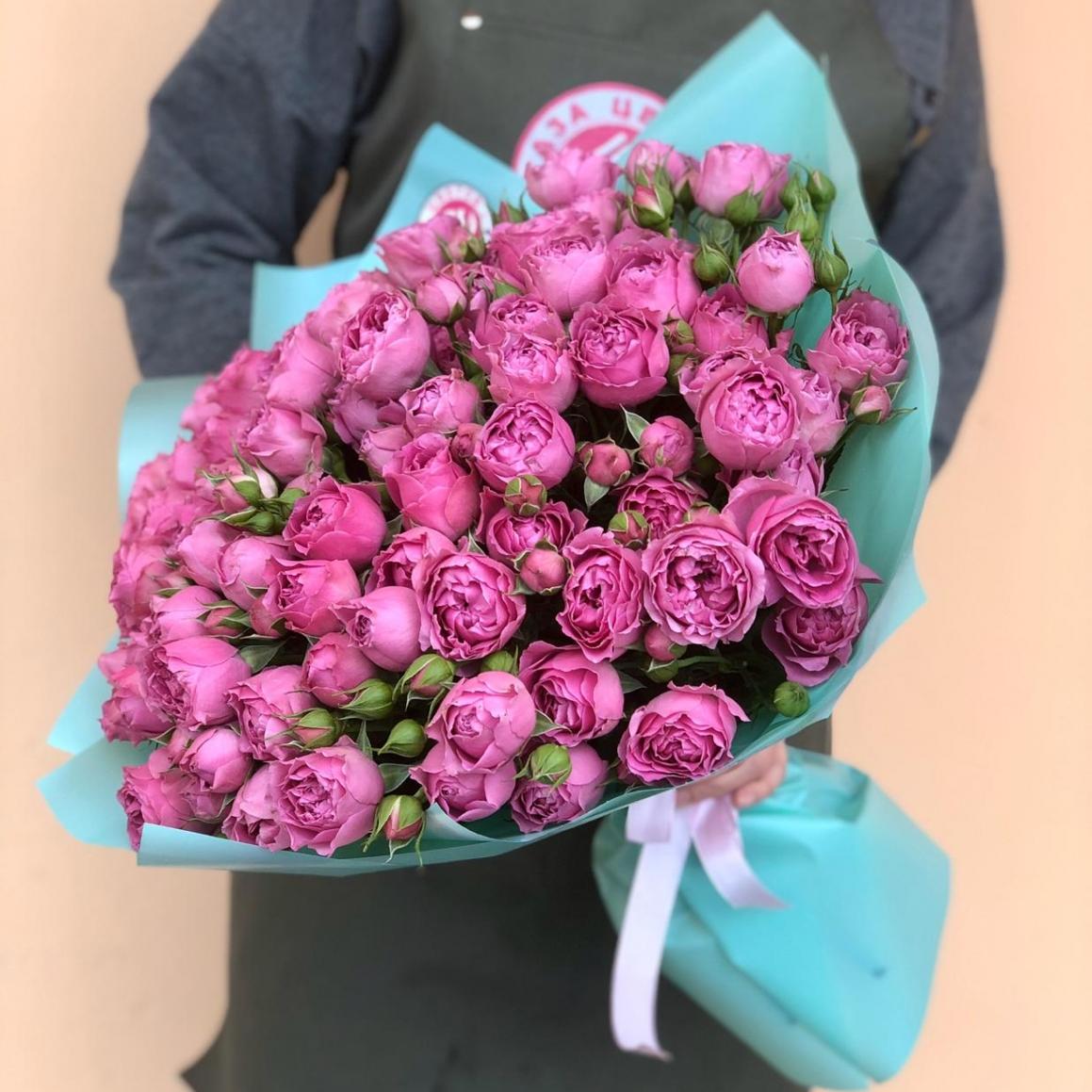 Букет из кустовых розовых роз [код товара  8568ebr]
