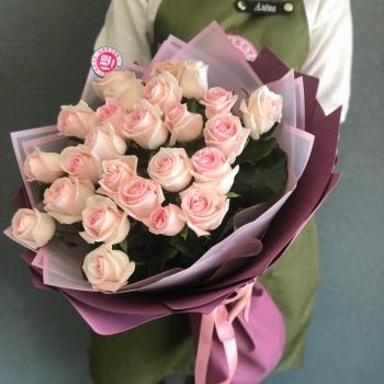 Бело-розовые розы 60 см (Россия) Артикул   16272