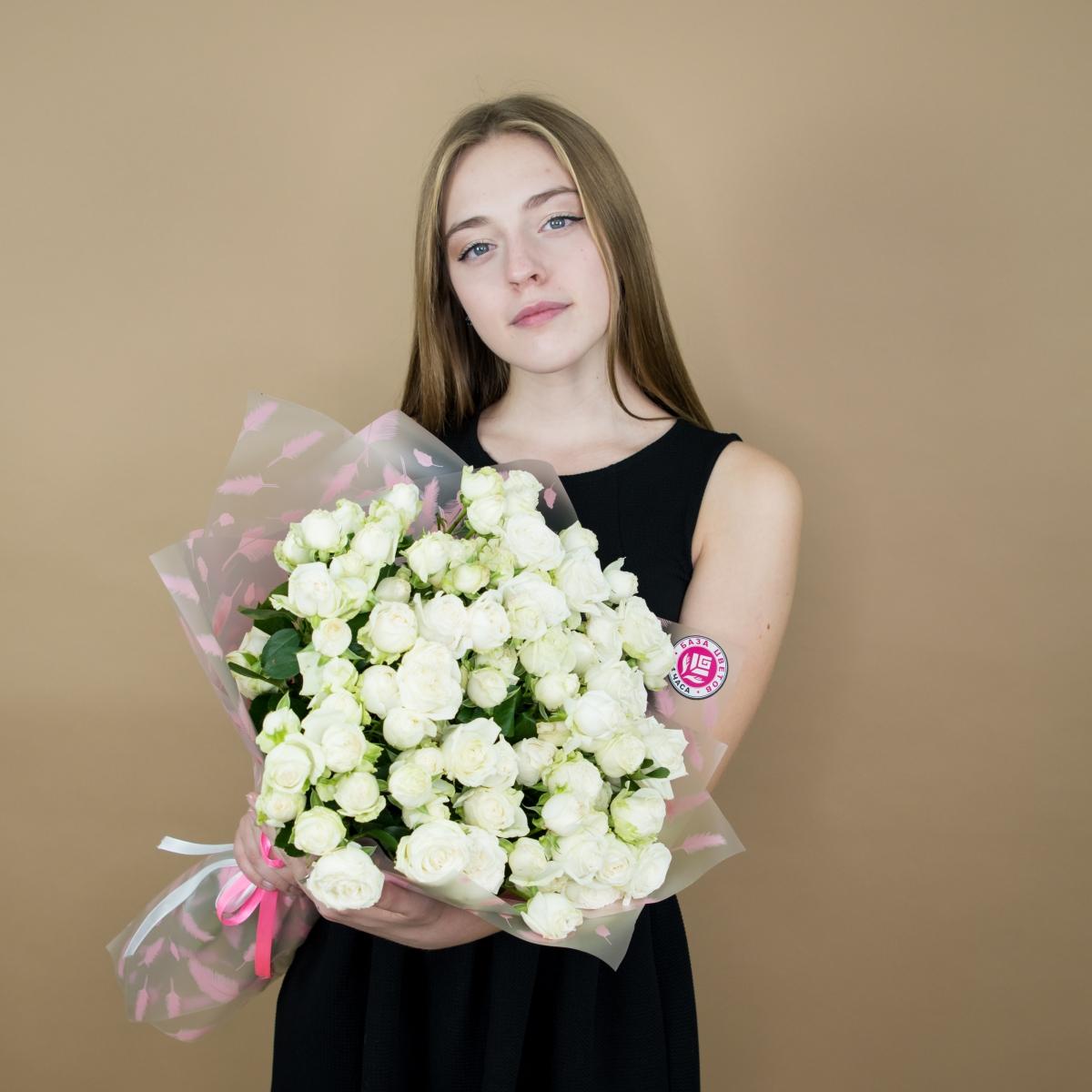 Кустовые белые розы (60 см) 