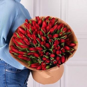 Красные тюльпаны 101 шт (артикул букета: 6952ebr)